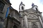 Clocher et haut de la façade de la chapelle.