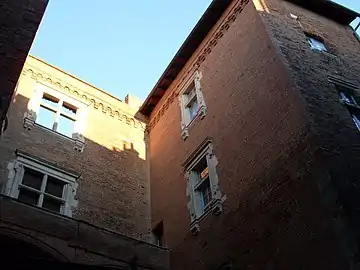 no&nbsp;1 : les façades ouest et sud.