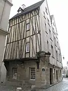 Maison à colombages au no&nbsp;12.