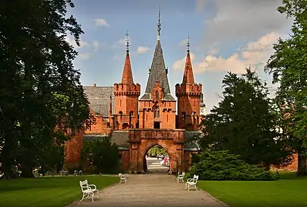 Le château rouge.