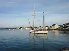 Le Popoff dans le port de l'Île-Tudy.
