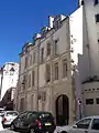 Vue de l'un des bâtiments de l'îlot de la Reine-Blanche, au no&nbsp;19.