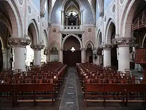 La nef et l'orgue.