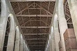 Intérieur de la grange.