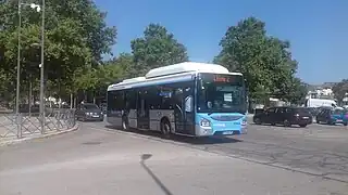 Iveco Bus Urbanway 10 GNV n°193 de Keolis Seine-et-Oise Est sur l'ancienne ligne 2 aux Mureaux.