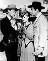 Avec Jack Kelly (à g.) et Mike Road (en), dans Maverick, épisode The Troubled Heir (1962)