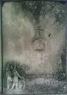 Vue d'artiste sur son envol en ballon en 1870 (socle de la statue, Meudon). Il s'échappe de Paris assiégé par les Prussiens en ballon (le Volta) le 2 décembre 1870 afin d'observer une éclipse solaire à Oran.