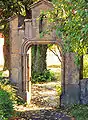 Le portail d'entrée du Jardin de la rue Tivoli.