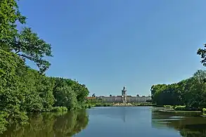 Le Château de Charlottenbourg est relié à un réseau de canaux et de lacs.