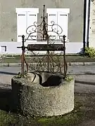 Le puits de la place du Marché.