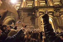 Rassemblement place Jean-Jaurès à Tours, le soir de la fusillade.