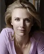 Jennifer Siebel interprète Jennifer Conover.