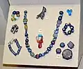 Colliers, bracelets, amulettes, Xe&nbsp;siècle-XIVe&nbsp;siècle
