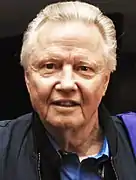 Jon Voight interprète Mickey Donovan