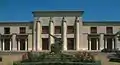 Façade du corps de bâtiment principal et jardin d'honneur (Inventaire Général, 1997).