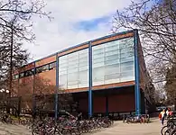 Bibliothèque principale, bâtie en 1974.