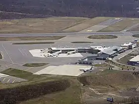 Vue aérienne des terminaux de l'aéroport international de Wilkes-Barre/Scranton en 2009.