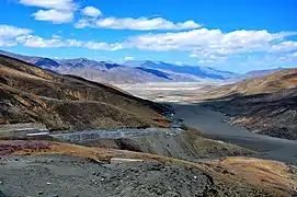RN G318 : Xiamude (après Tingri), et avant le col de Lalung (5&nbsp;050&nbsp;m).