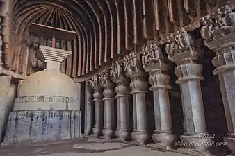 Rangée de colonnes droite
