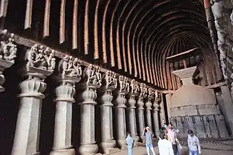 Rangée de colonnes gauche