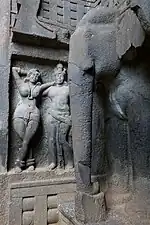 Panneau à l'extrême droite