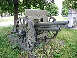 L'artillerie russe, en pleine modernisation, est trop peu nombreuse. Ici un canon de 76,2&nbsp;mm Schneider-Poutilov 1902.