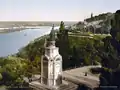 Autre monument commémorant le baptême de la Rus' , le monument à saint Vladimir construit un demi-siècle plus tard, en 1853.