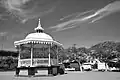 Kiosque sur la place principale.