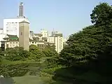 Vue sur le Kudan-kaikan près de Tayasumon.