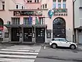 L'entrée du théâtre.
