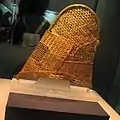 Mogwan, Couronne conique sans ses branches, or. Musée national de GyeongjuVe – VIe&nbsp;siècle