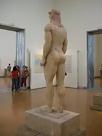 Le kouros de Kroisos, de dos.