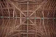 La charpente au niveau de la croisée du transept.