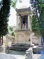 Le monument funéraire de Brassai au Cimetière Central de Cluj/Kolozsvár. Œuvre de Lajos Pákey.