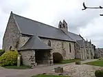 L'église paroissiale Saint-Alban : façade sud et porche.