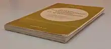Photo d'un livre à la couverture marron