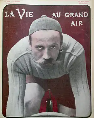 Le 30 juin 1904 (no&nbsp;303), le cycliste allemand Henry Mayer (plein cadre).