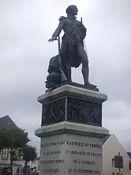 Monument à la Tour d'Auvergne (1841) à Carhaix-Plouguer.