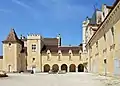 Cour intérieure (vue partielle).