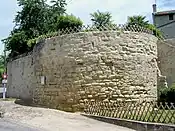 Ruines de remparts dans le quartier du Marmouret (juin 2009).