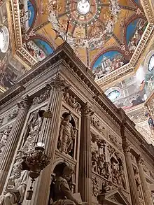La Santa Casa de Loreto sous la Coupole construite en 1500 par Giuliano da Sangallo peinte à la fin du XIXe&nbsp;siècle par Cesare Maccari