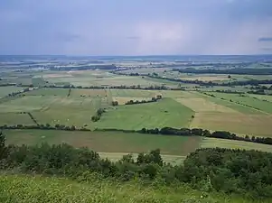 La Woëvre sous l'orage près de Mouzay (vue depuis la côte Saint-Germain, butte-témoin).