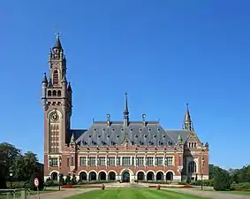 Palais de la Paix à La Haye (Pays-Bas), siège de la Cour international de justice et de la Cour permanente d'arbitrage, 1907-1913.