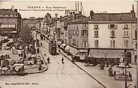 La rue Nationale, la place de l'Hôtel-de-Ville et la place d'Armes.