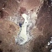 Le lac Poopó, cuvette salée à 3 686 m d'altitude, en Bolivie