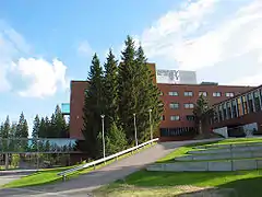 L'école de commerce.