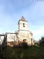 Vestiges de l'église Saint-Pierre du Frêche.