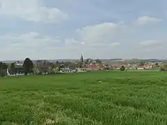 Le Hamel, au centre-est.