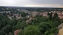 Photographie du quartier du Moutier vu depuis le centre-ville.