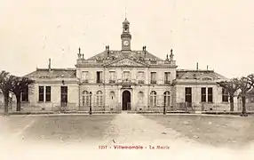 Le château au début du XXe&nbsp;siècle (mairie).